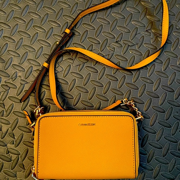 Calvin Klein small purse. - Picture 1 of 4